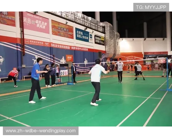 羽毛球实况比赛。